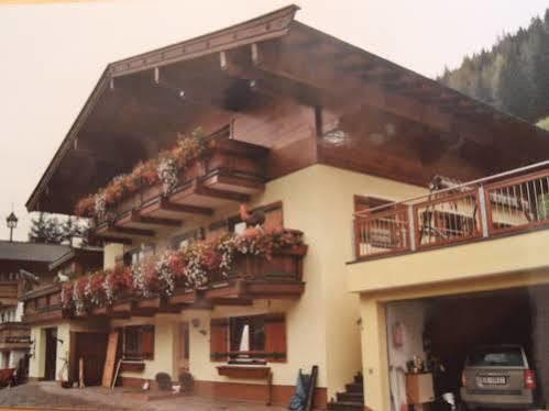 Landhaus Taxach Σάαλμπαχ-Χίντεργκλεμ Εξωτερικό φωτογραφία